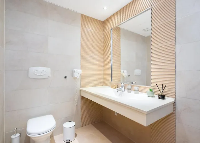 Charlotte Grand Apartment *