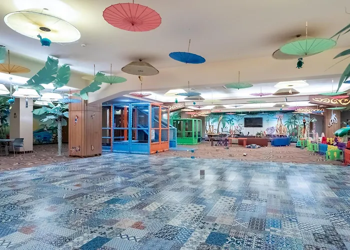 Charlotte Grand Apartament *