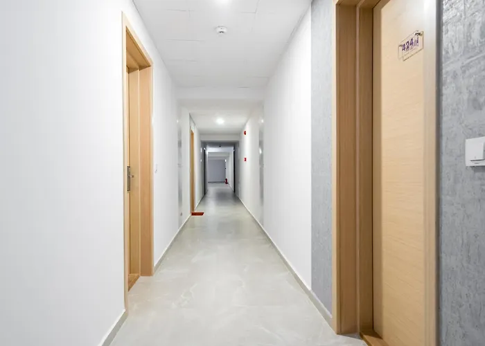 Charlotte Grand * Bucareste